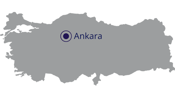 Landkaart van Turkije in grijs met hoofdstad Ankara aangegeven in donkerblauw - op transparante achtergrond - 600 x 529 pixels